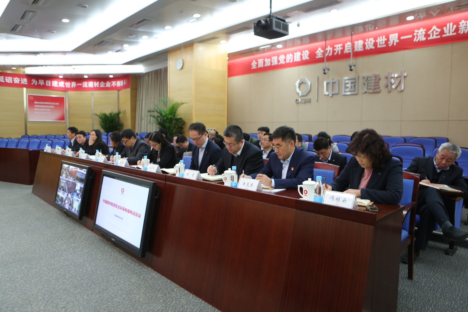 YANG9499.JPG YANG9499.JPG